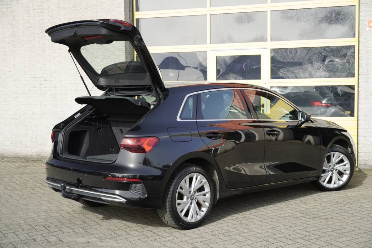 Audi A3 Audi A3 Sportback 35 TFSI 150PK! Automaat 5drs Business Edition BJ2020 Lmv 17″ | Led V+A | Pdc | Navi | Dynamische knipperlichten | Afneembare trekhaak | App-Connect | Virtual cockpit | Climate control | Cruise control | Sportstoelen | Getint glas