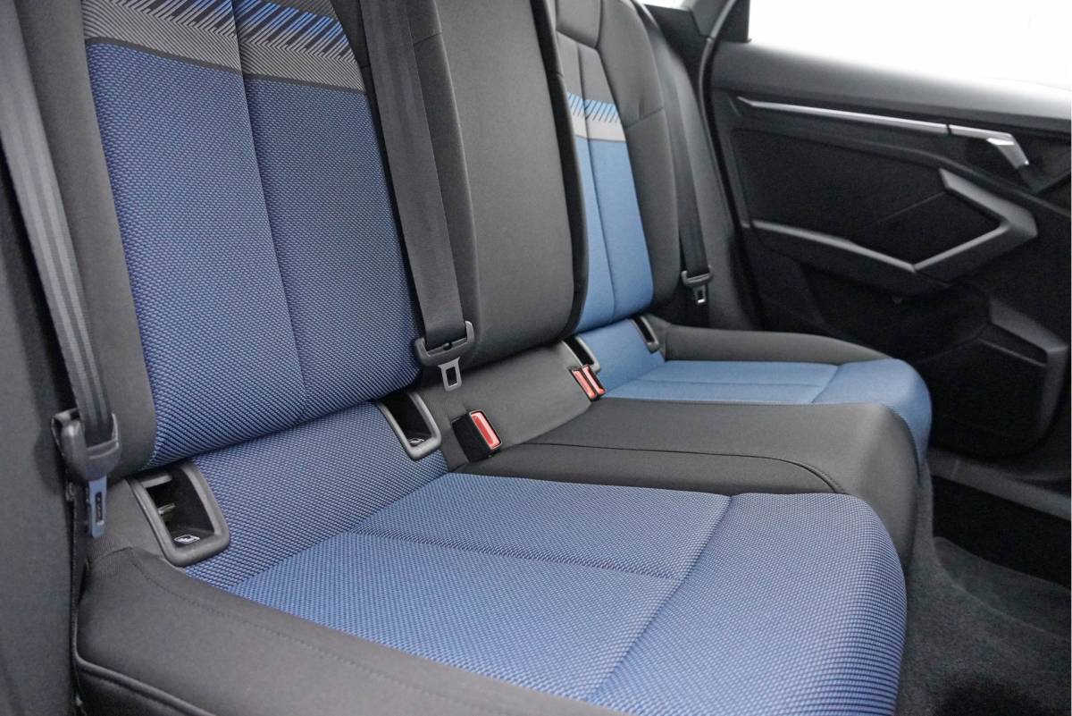 Audi A3 Audi A3 Sportback 35 TFSI 150PK! Automaat 5drs Business Edition BJ2020 Lmv 17″ | Led V+A | Pdc | Navi | Dynamische knipperlichten | Afneembare trekhaak | App-Connect | Virtual cockpit | Climate control | Cruise control | Sportstoelen | Getint glas