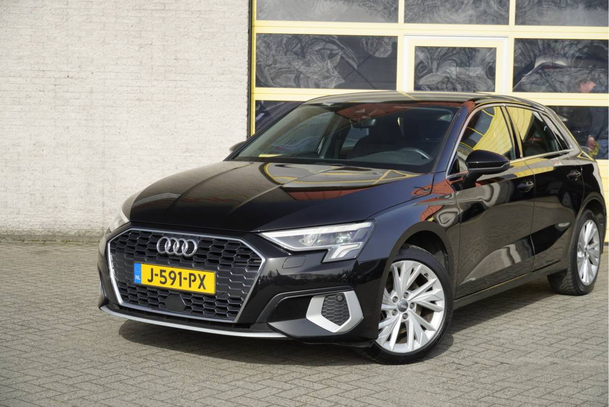 Audi A3 Audi A3 Sportback 35 TFSI 150PK! Automaat 5drs Business Edition BJ2020 Lmv 17″ | Led V+A | Pdc | Navi | Dynamische knipperlichten | Afneembare trekhaak | App-Connect | Virtual cockpit | Climate control | Cruise control | Sportstoelen | Getint glas