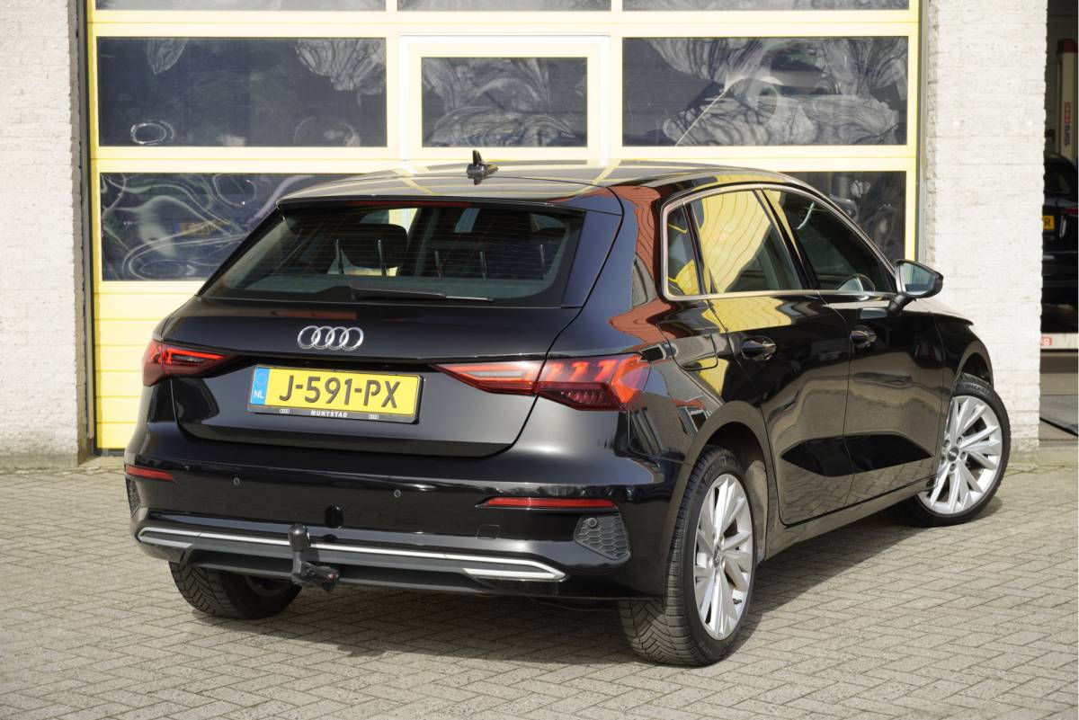 Audi A3 Audi A3 Sportback 35 TFSI 150PK! Automaat 5drs Business Edition BJ2020 Lmv 17″ | Led V+A | Pdc | Navi | Dynamische knipperlichten | Afneembare trekhaak | App-Connect | Virtual cockpit | Climate control | Cruise control | Sportstoelen | Getint glas