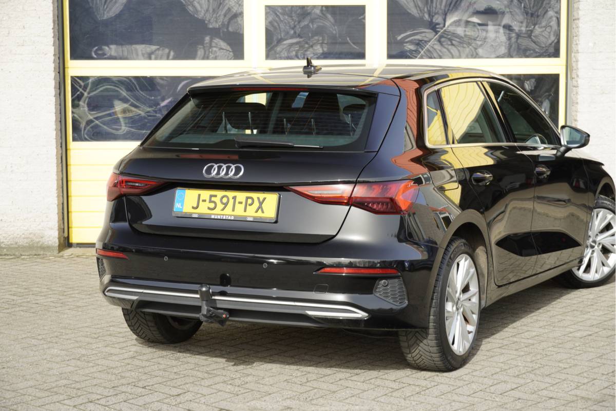 Audi A3 Audi A3 Sportback 35 TFSI 150PK! Automaat 5drs Business Edition BJ2020 Lmv 17″ | Led V+A | Pdc | Navi | Dynamische knipperlichten | Afneembare trekhaak | App-Connect | Virtual cockpit | Climate control | Cruise control | Sportstoelen | Getint glas