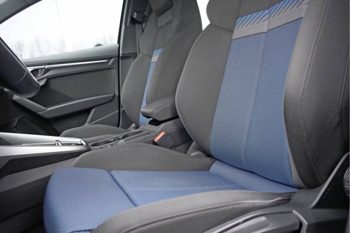 Audi A3 Audi A3 Sportback 35 TFSI 150PK! Automaat 5drs Business Edition BJ2020 Lmv 17″ | Led V+A | Pdc | Navi | Dynamische knipperlichten | Afneembare trekhaak | App-Connect | Virtual cockpit | Climate control | Cruise control | Sportstoelen | Getint glas