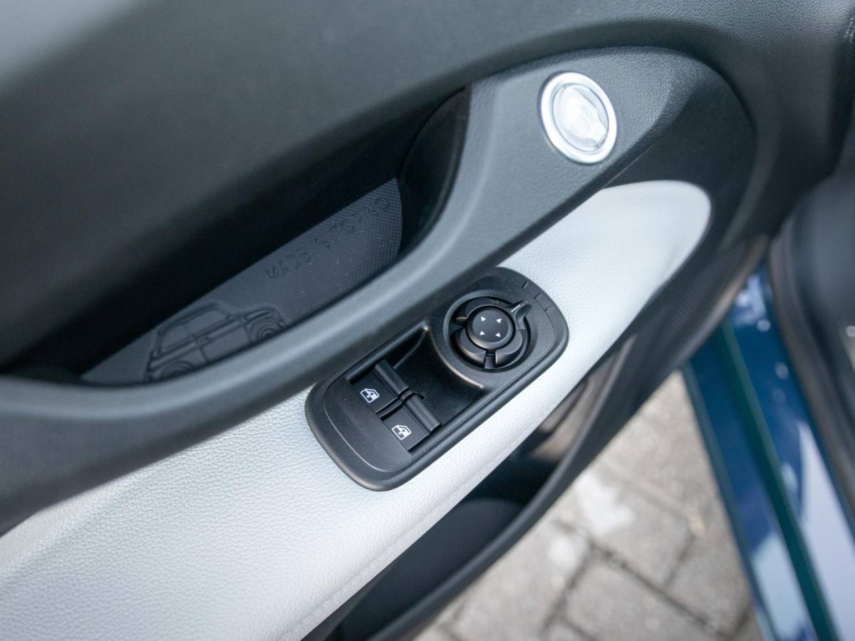 Fiat 500 Fiat 500 Hybrid La Prima | Clima | LED | PDC | JBL Premium Audio | 17″ | Camera | Canneloni Ivory/Piombo interieur
