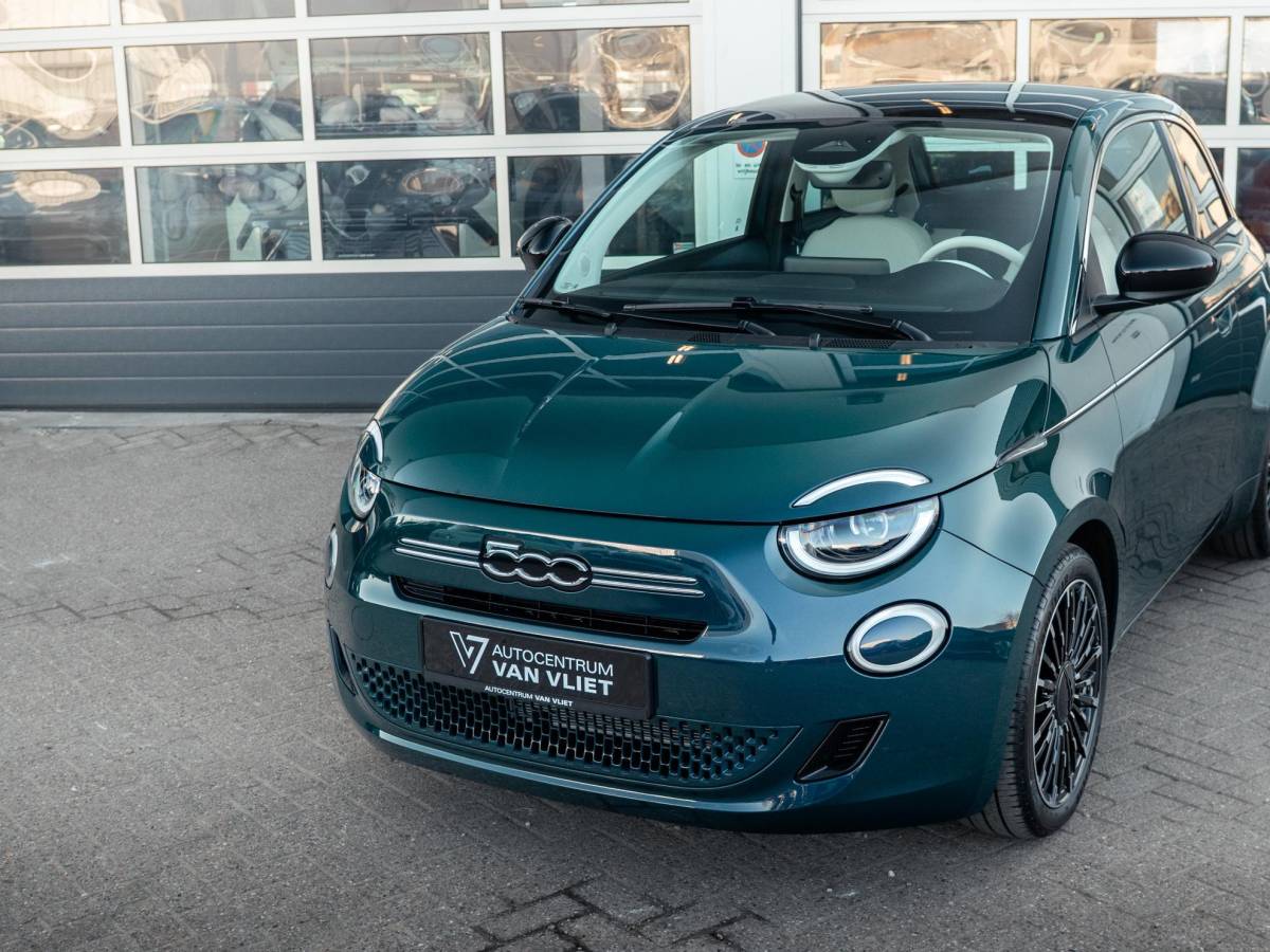 Fiat 500 Fiat 500 Hybrid La Prima | Clima | LED | PDC | JBL Premium Audio | 17″ | Camera | Canneloni Ivory/Piombo interieur