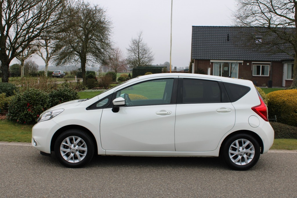 Nissan Note Nissan Note 1.2 80pk Connect Edition ECC/Cruise/Navi/Bluetooth/Trekhaak