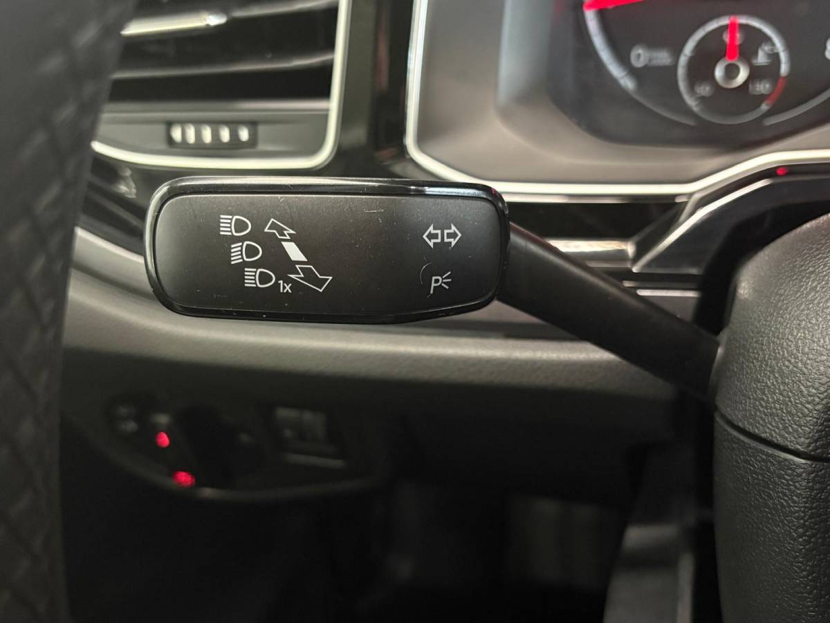 Volkswagen Polo Volkswagen Polo 1.0 TSI 110pk DSG Highline Navigatie Apple Carplay Android Auto Parkeersensoren Adaptive Cruise Control Stoelverwarming Getinte ramen Climatronic