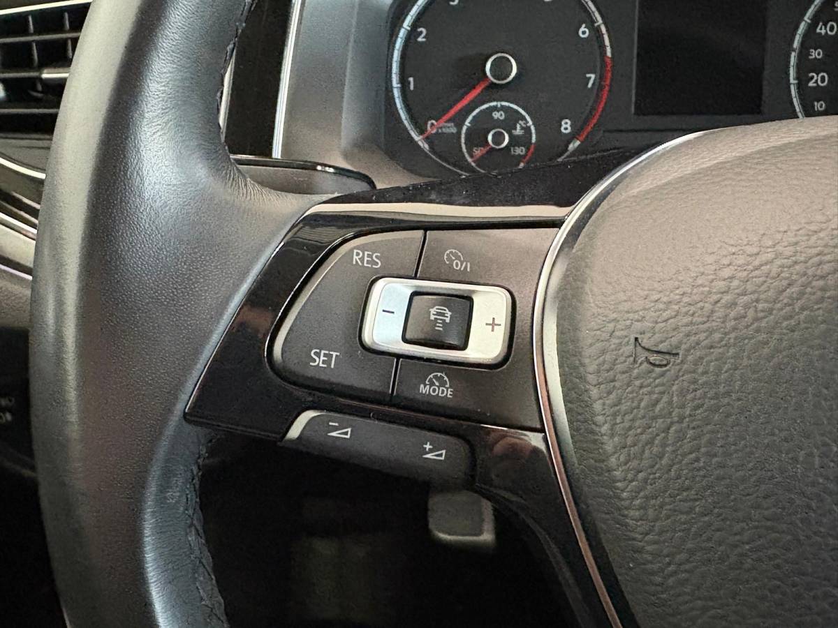 Volkswagen Polo Volkswagen Polo 1.0 TSI 110pk DSG Highline Navigatie Apple Carplay Android Auto Parkeersensoren Adaptive Cruise Control Stoelverwarming Getinte ramen Climatronic