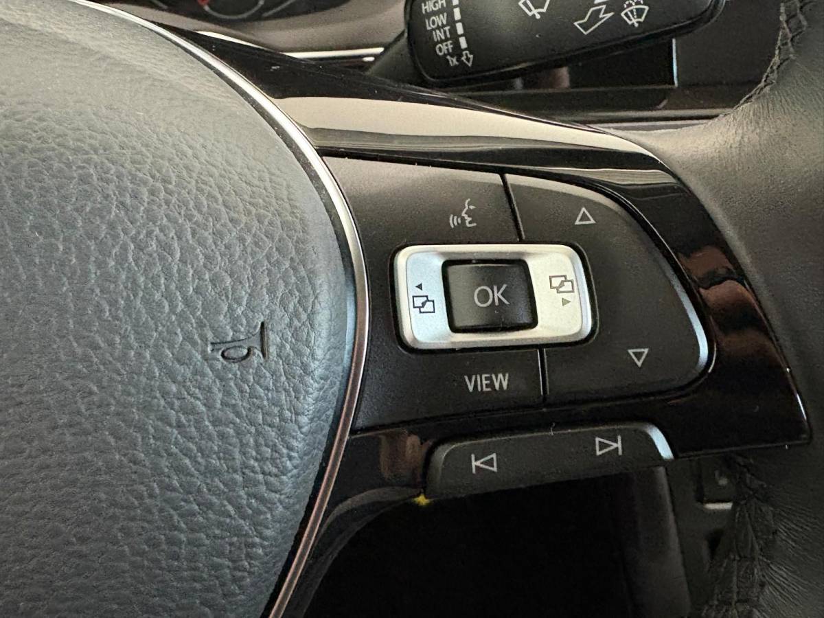 Volkswagen Polo Volkswagen Polo 1.0 TSI 110pk DSG Highline Navigatie Apple Carplay Android Auto Parkeersensoren Adaptive Cruise Control Stoelverwarming Getinte ramen Climatronic