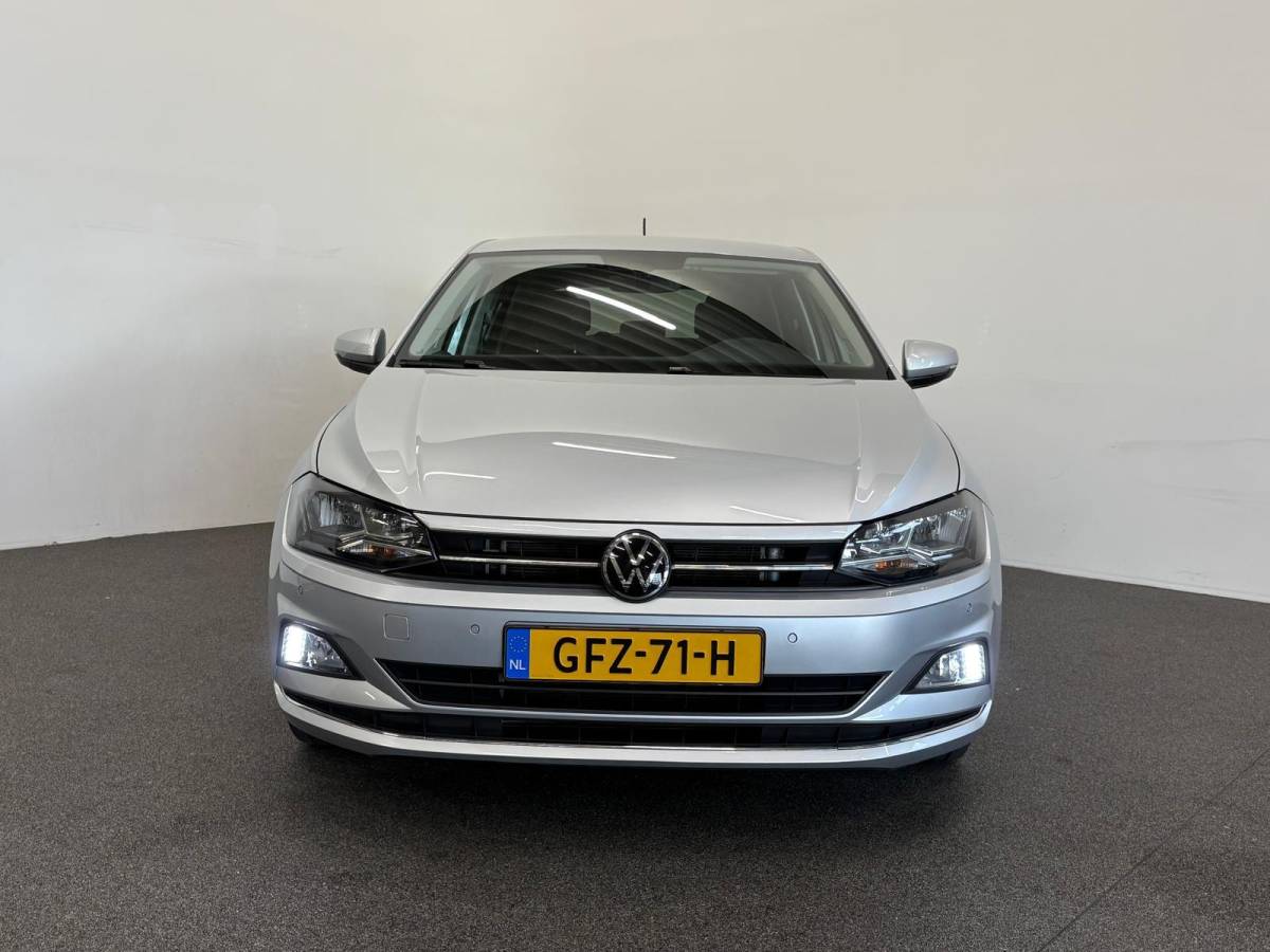 Volkswagen Polo Volkswagen Polo 1.0 TSI 110pk DSG Highline Navigatie Apple Carplay Android Auto Parkeersensoren Adaptive Cruise Control Stoelverwarming Getinte ramen Climatronic