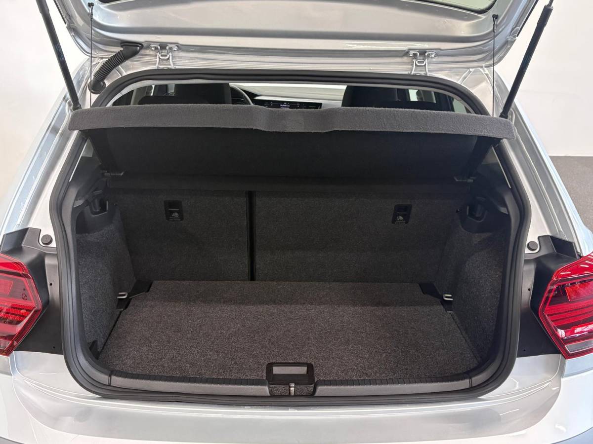 Volkswagen Polo Volkswagen Polo 1.0 TSI 110pk DSG Highline Navigatie Apple Carplay Android Auto Parkeersensoren Adaptive Cruise Control Stoelverwarming Getinte ramen Climatronic