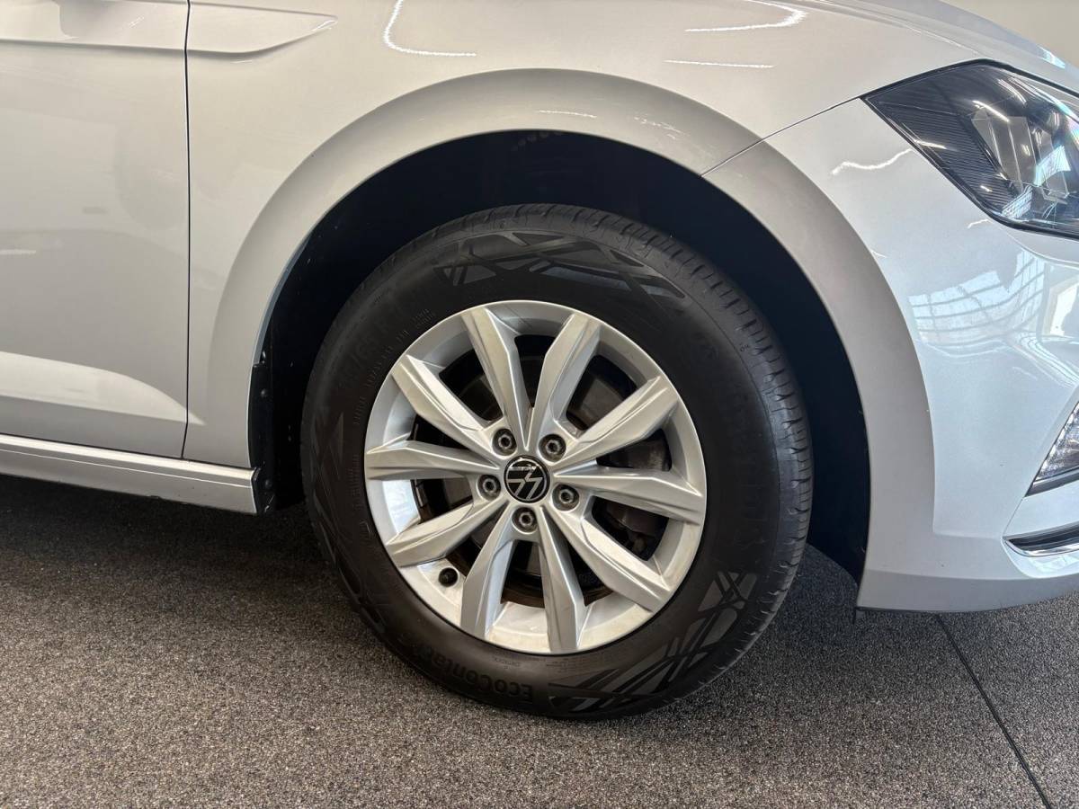 Volkswagen Polo Volkswagen Polo 1.0 TSI 110pk DSG Highline Navigatie Apple Carplay Android Auto Parkeersensoren Adaptive Cruise Control Stoelverwarming Getinte ramen Climatronic