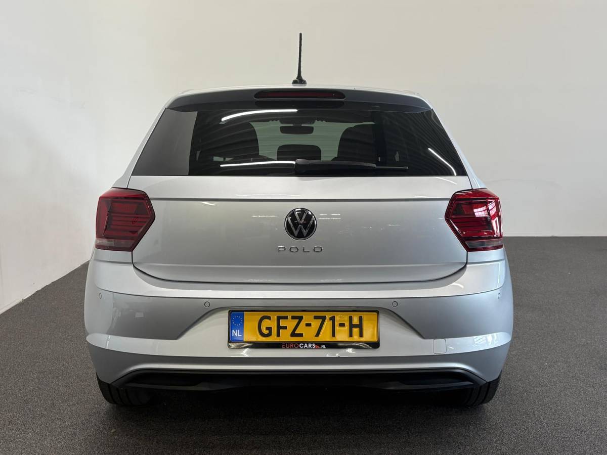 Volkswagen Polo Volkswagen Polo 1.0 TSI 110pk DSG Highline Navigatie Apple Carplay Android Auto Parkeersensoren Adaptive Cruise Control Stoelverwarming Getinte ramen Climatronic