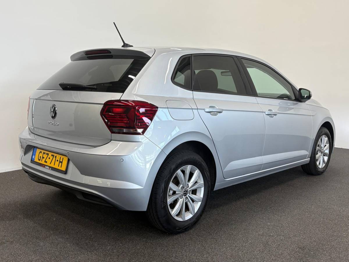 Volkswagen Polo Volkswagen Polo 1.0 TSI 110pk DSG Highline Navigatie Apple Carplay Android Auto Parkeersensoren Adaptive Cruise Control Stoelverwarming Getinte ramen Climatronic