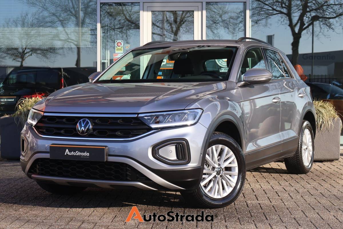Volkswagen T-Roc Volkswagen T-Roc 1.0 TSI Life 110pk I Trekhaak | ACC | Navi I LED I Cruise I Carplay I Virtual | 1e eigenaar