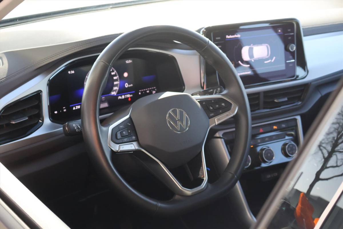 Volkswagen T-Roc Volkswagen T-Roc 1.0 TSI Life 110pk I Trekhaak | ACC | Navi I LED I Cruise I Carplay I Virtual | 1e eigenaar