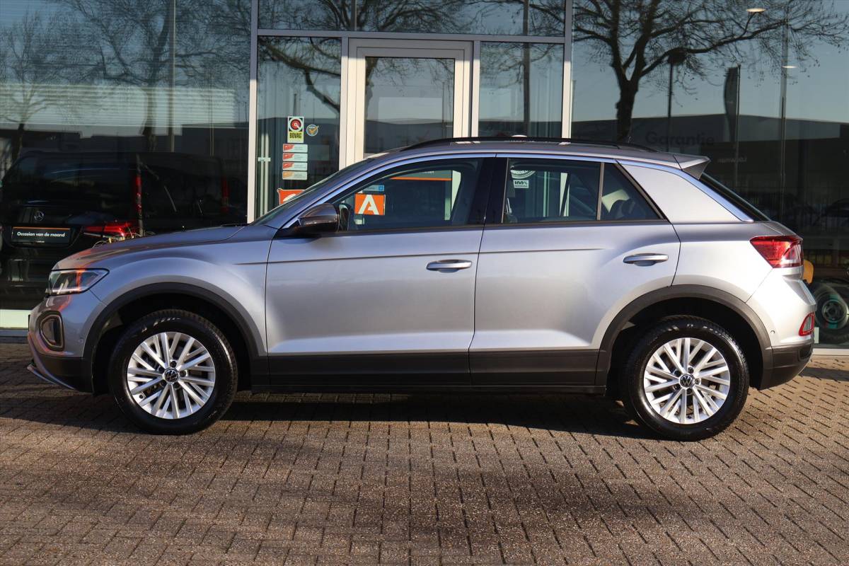 Volkswagen T-Roc Volkswagen T-Roc 1.0 TSI Life 110pk I Trekhaak | ACC | Navi I LED I Cruise I Carplay I Virtual | 1e eigenaar