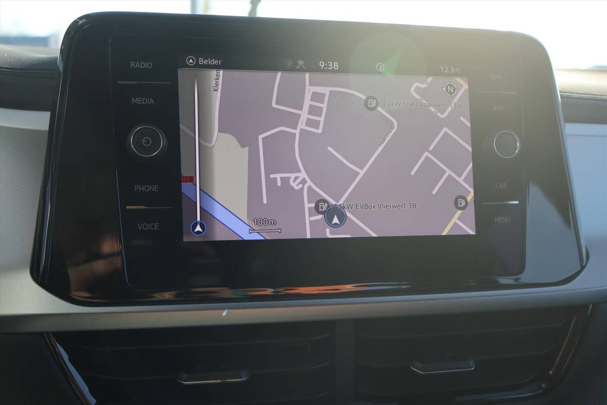 Volkswagen T-Roc Volkswagen T-Roc 1.0 TSI Life 110pk I Trekhaak | ACC | Navi I LED I Cruise I Carplay I Virtual | 1e eigenaar