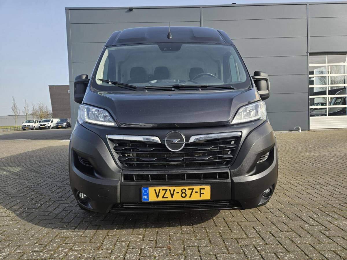 Opel Movano Opel Movano 2.2D L2H2 Airco Camera Trekhaak 3000 kg trekgew