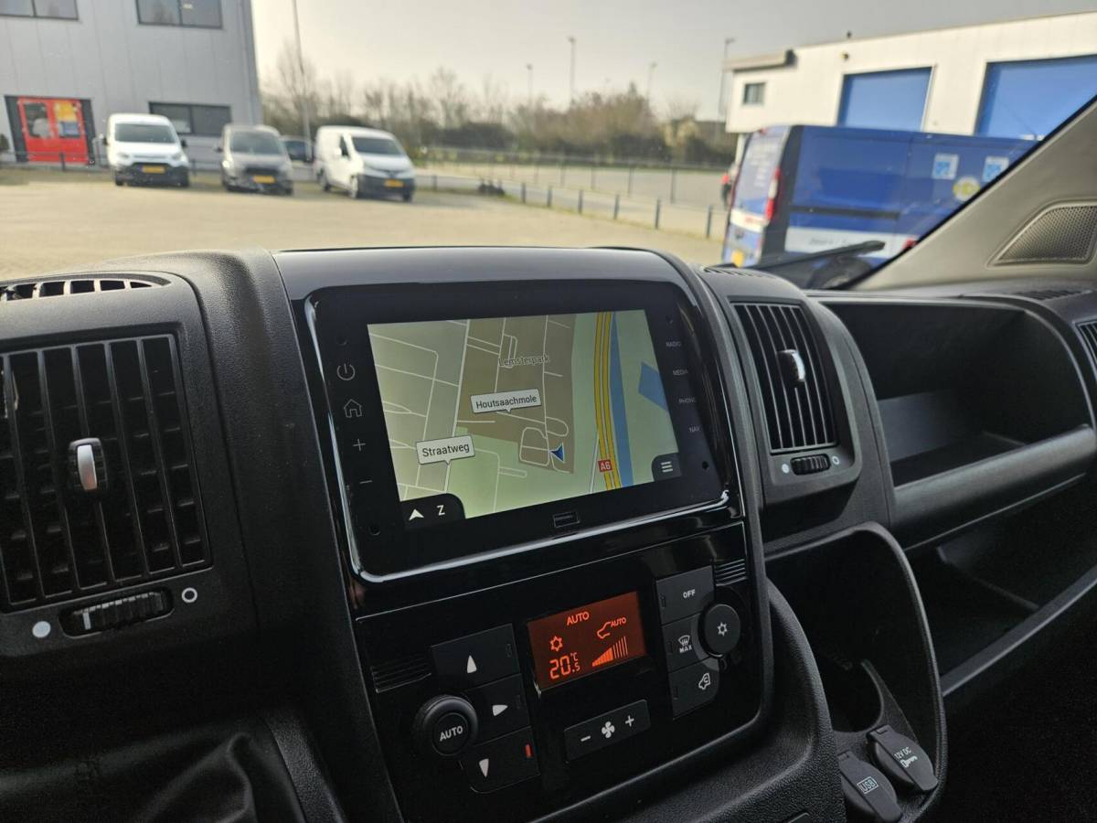 Opel Movano Opel Movano 2.2D L2H2 Airco Camera Trekhaak 3000 kg trekgew