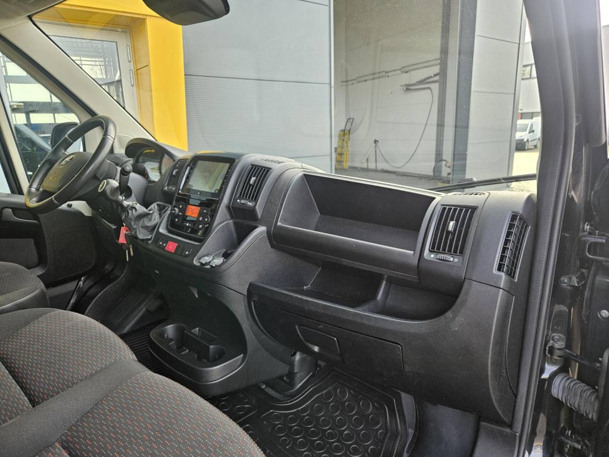 Opel Movano Opel Movano 2.2D L2H2 Airco Camera Trekhaak 3000 kg trekgew