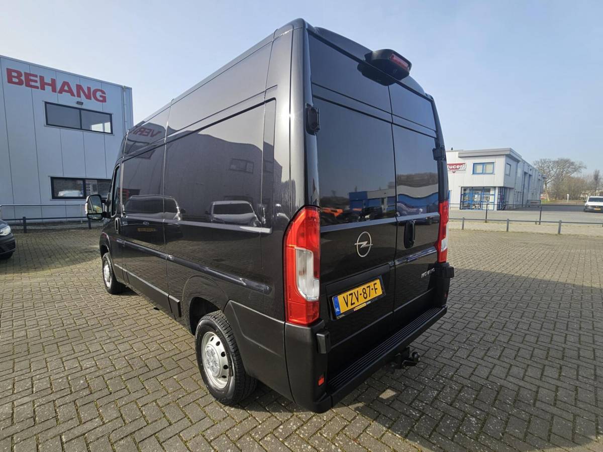 Opel Movano Opel Movano 2.2D L2H2 Airco Camera Trekhaak 3000 kg trekgew