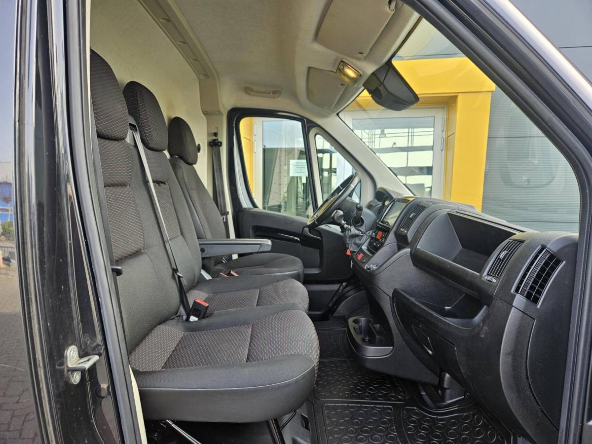 Opel Movano Opel Movano 2.2D L2H2 Airco Camera Trekhaak 3000 kg trekgew