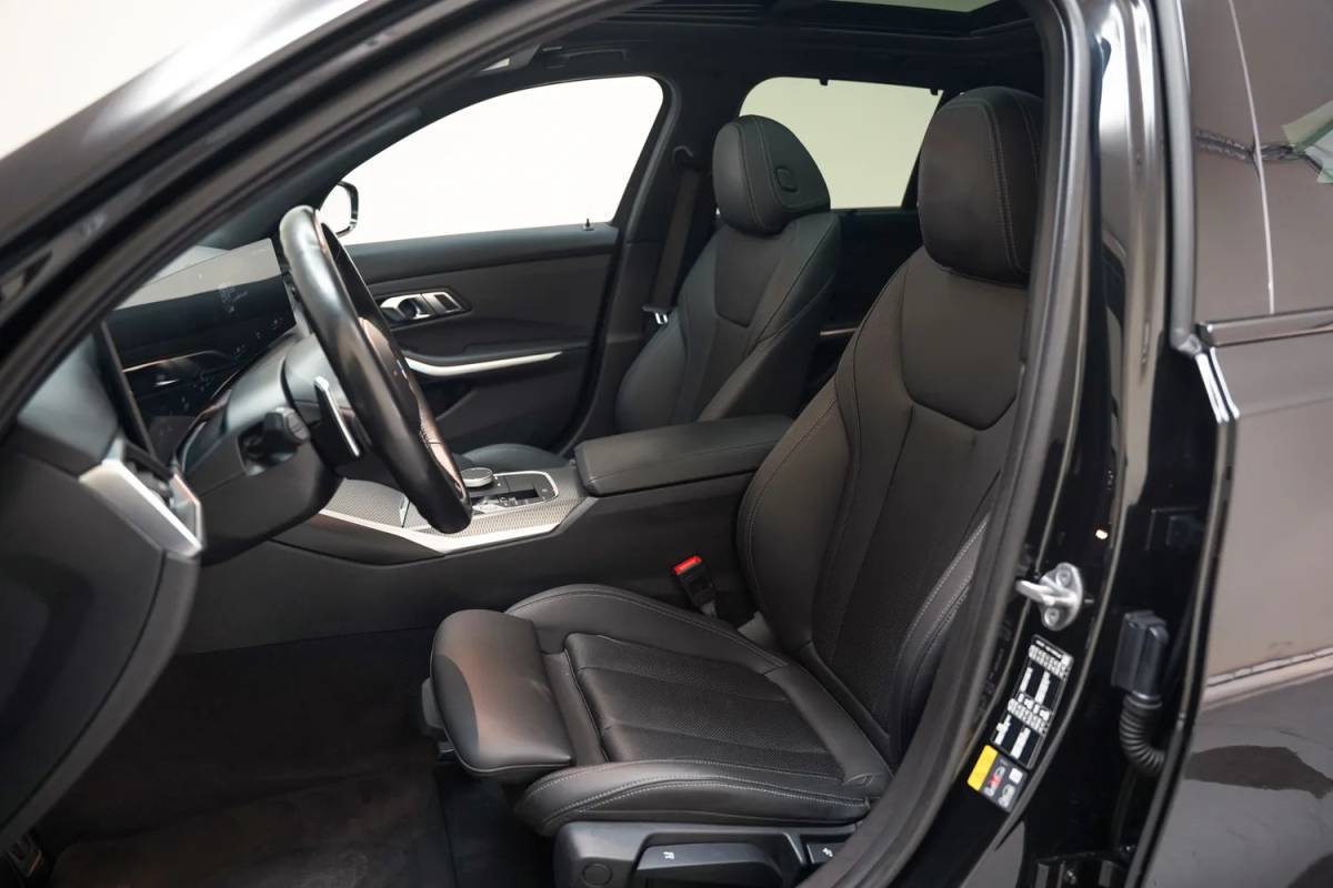 BMW 3 Serie BMW 3-serie 320e M Sport High Executive Shadow Facelift  [ Pano Navi Apple / Android HiFi Leder Camera ]