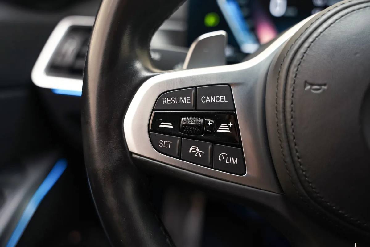 BMW 3 Serie BMW 3-serie 320e M Sport High Executive Shadow Facelift  [ Pano Navi Apple / Android HiFi Leder Camera ]