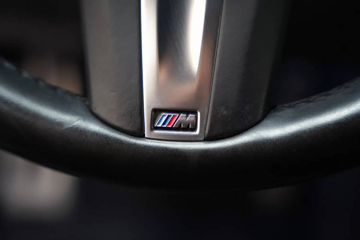 BMW 3 Serie BMW 3-serie 320e M Sport High Executive Shadow Facelift  [ Pano Navi Apple / Android HiFi Leder Camera ]