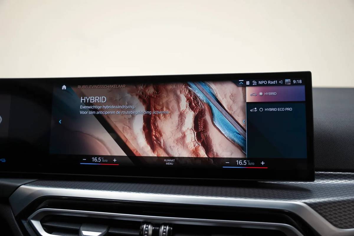 BMW 3 Serie BMW 3-serie 320e M Sport High Executive Shadow Facelift  [ Pano Navi Apple / Android HiFi Leder Camera ]