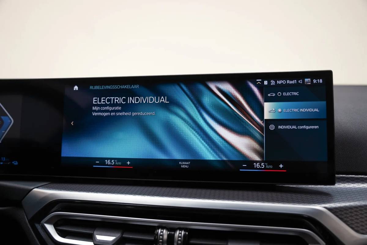 BMW 3 Serie BMW 3-serie 320e M Sport High Executive Shadow Facelift  [ Pano Navi Apple / Android HiFi Leder Camera ]