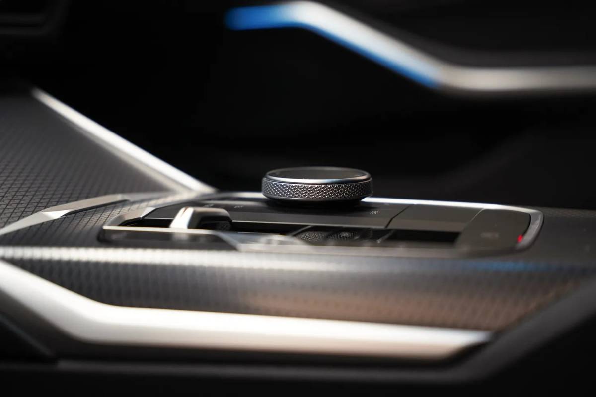 BMW 3 Serie BMW 3-serie 320e M Sport High Executive Shadow Facelift  [ Pano Navi Apple / Android HiFi Leder Camera ]