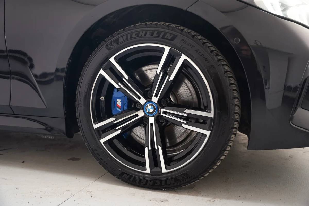 BMW 3 Serie BMW 3-serie 320e M Sport High Executive Shadow Facelift  [ Pano Navi Apple / Android HiFi Leder Camera ]