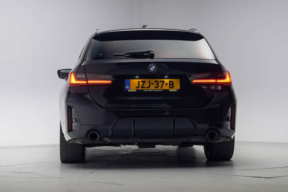 BMW 3 Serie BMW 3-serie 320e M Sport High Executive Shadow Facelift  [ Pano Navi Apple / Android HiFi Leder Camera ]