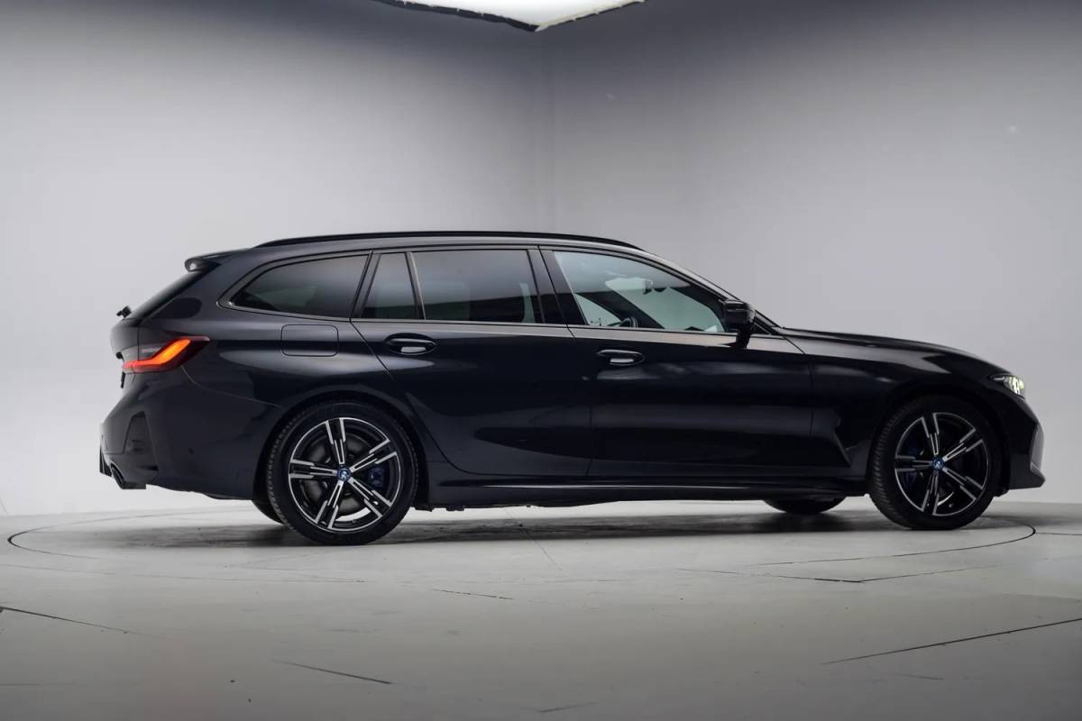 BMW 3 Serie BMW 3-serie 320e M Sport High Executive Shadow Facelift  [ Pano Navi Apple / Android HiFi Leder Camera ]