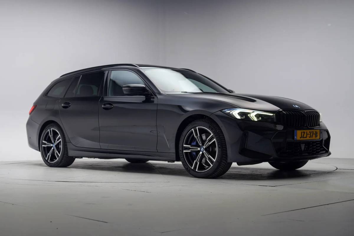 BMW 3 Serie BMW 3-serie 320e M Sport High Executive Shadow Facelift  [ Pano Navi Apple / Android HiFi Leder Camera ]