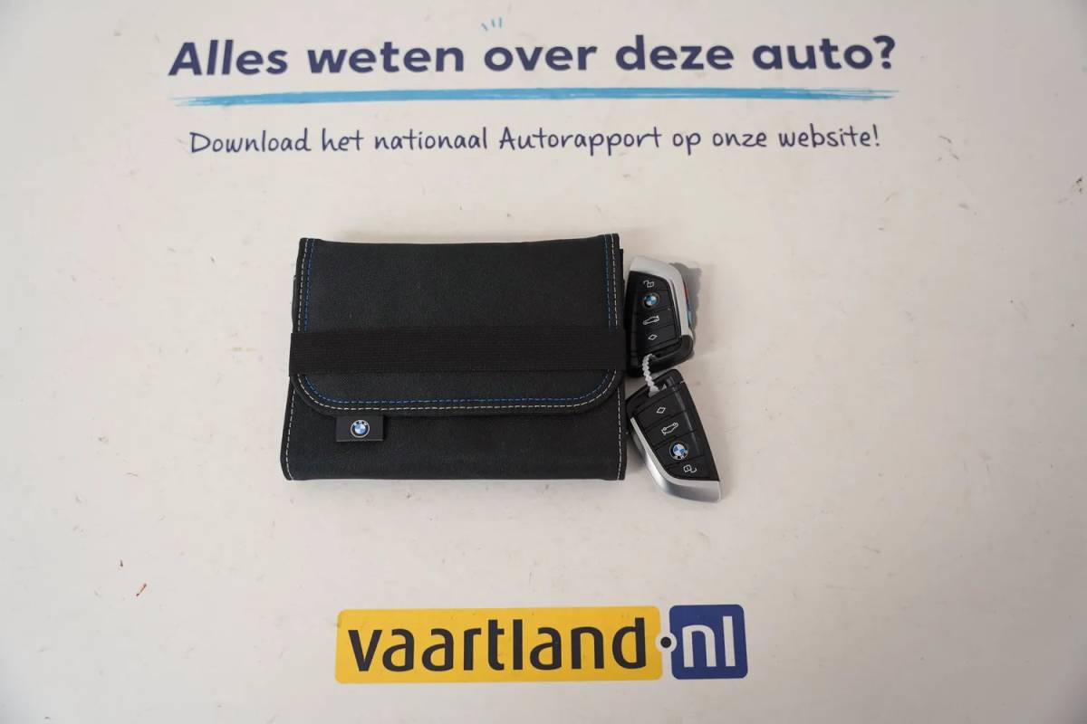 BMW 3 Serie BMW 3-serie 320e M Sport High Executive Shadow Facelift  [ Pano Navi Apple / Android HiFi Leder Camera ]