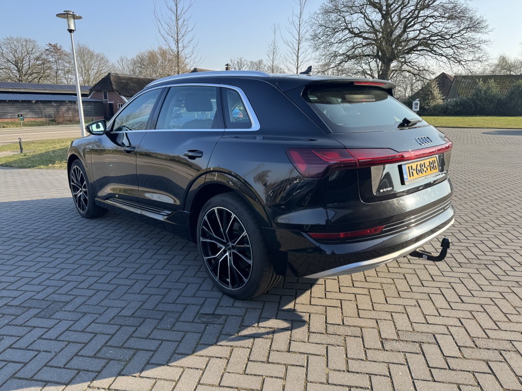 Audi e-tron Audi e-tron e-tron 50 q L Ed +