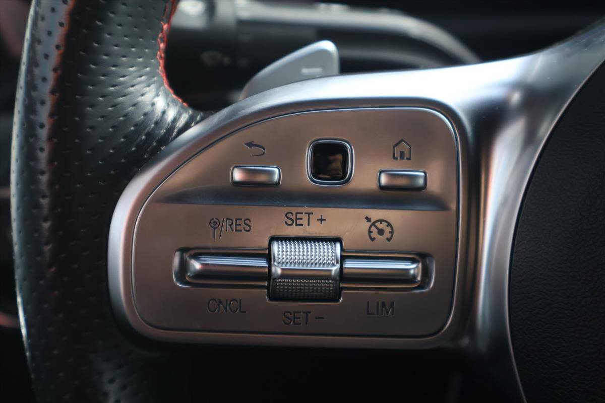 Mercedes-Benz CLA Mercedes CLA Coupé 180 AMG-Line 136pk | Carplay | Cruise | Climate | Navigatie | Sfeer | Stoelverwarming | Camera | Virtual