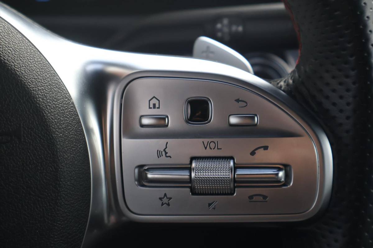 Mercedes-Benz CLA Mercedes CLA Coupé 180 AMG-Line 136pk | Carplay | Cruise | Climate | Navigatie | Sfeer | Stoelverwarming | Camera | Virtual