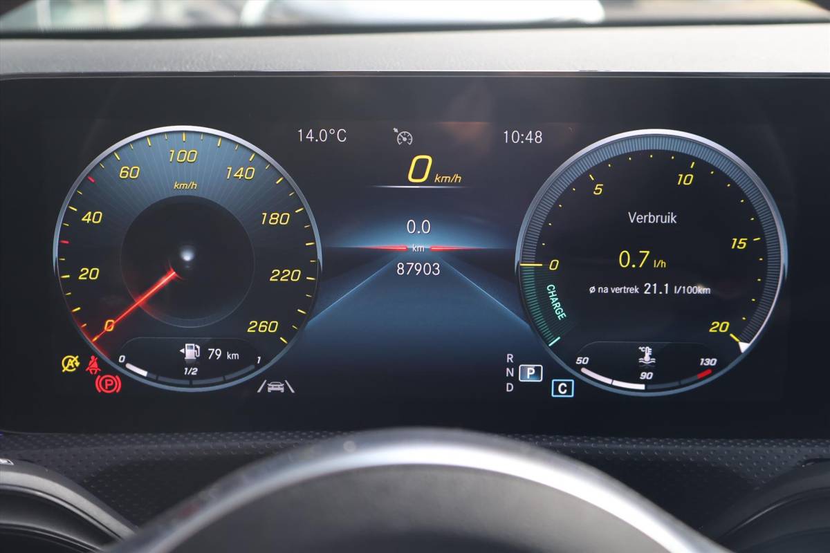 Mercedes-Benz CLA Mercedes CLA Coupé 180 AMG-Line 136pk | Carplay | Cruise | Climate | Navigatie | Sfeer | Stoelverwarming | Camera | Virtual