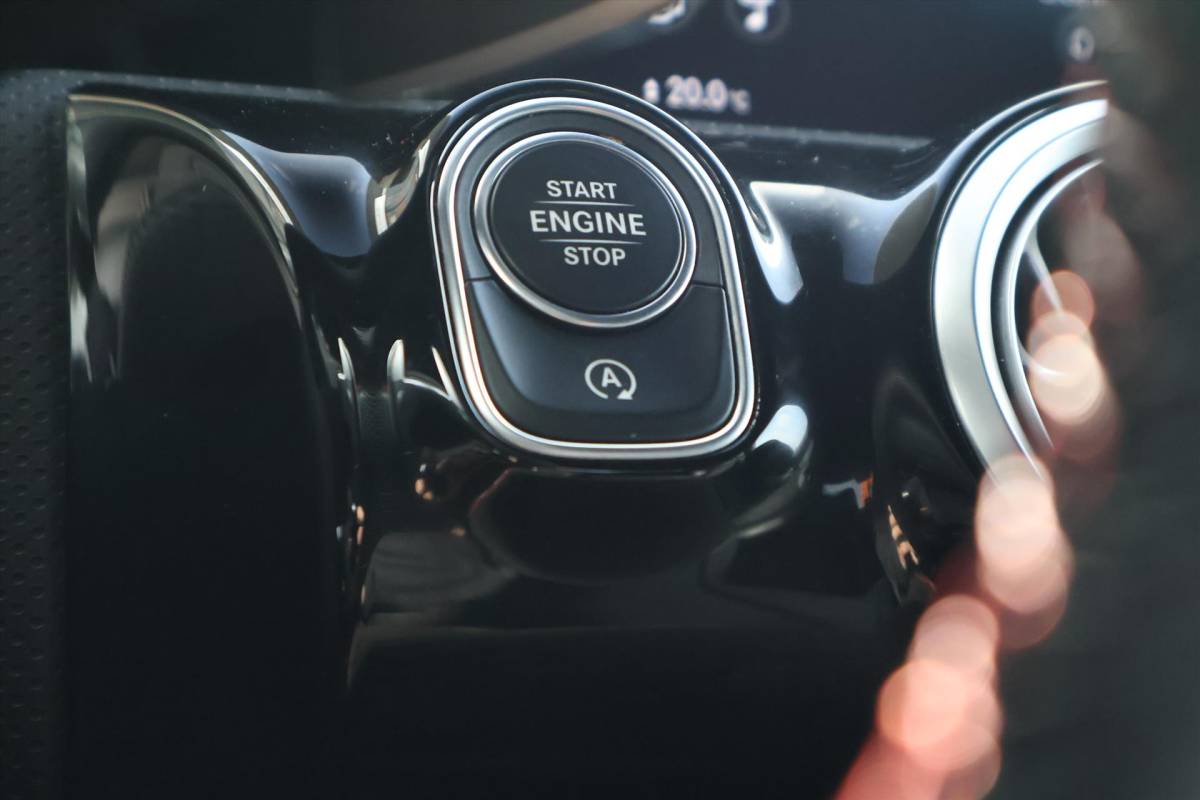 Mercedes-Benz CLA Mercedes CLA Coupé 180 AMG-Line 136pk | Carplay | Cruise | Climate | Navigatie | Sfeer | Stoelverwarming | Camera | Virtual