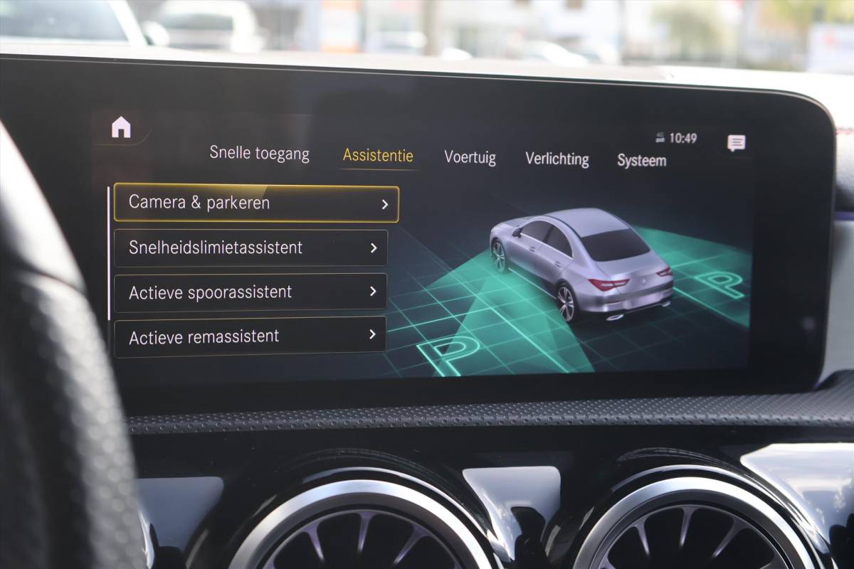 Mercedes-Benz CLA Mercedes CLA Coupé 180 AMG-Line 136pk | Carplay | Cruise | Climate | Navigatie | Sfeer | Stoelverwarming | Camera | Virtual