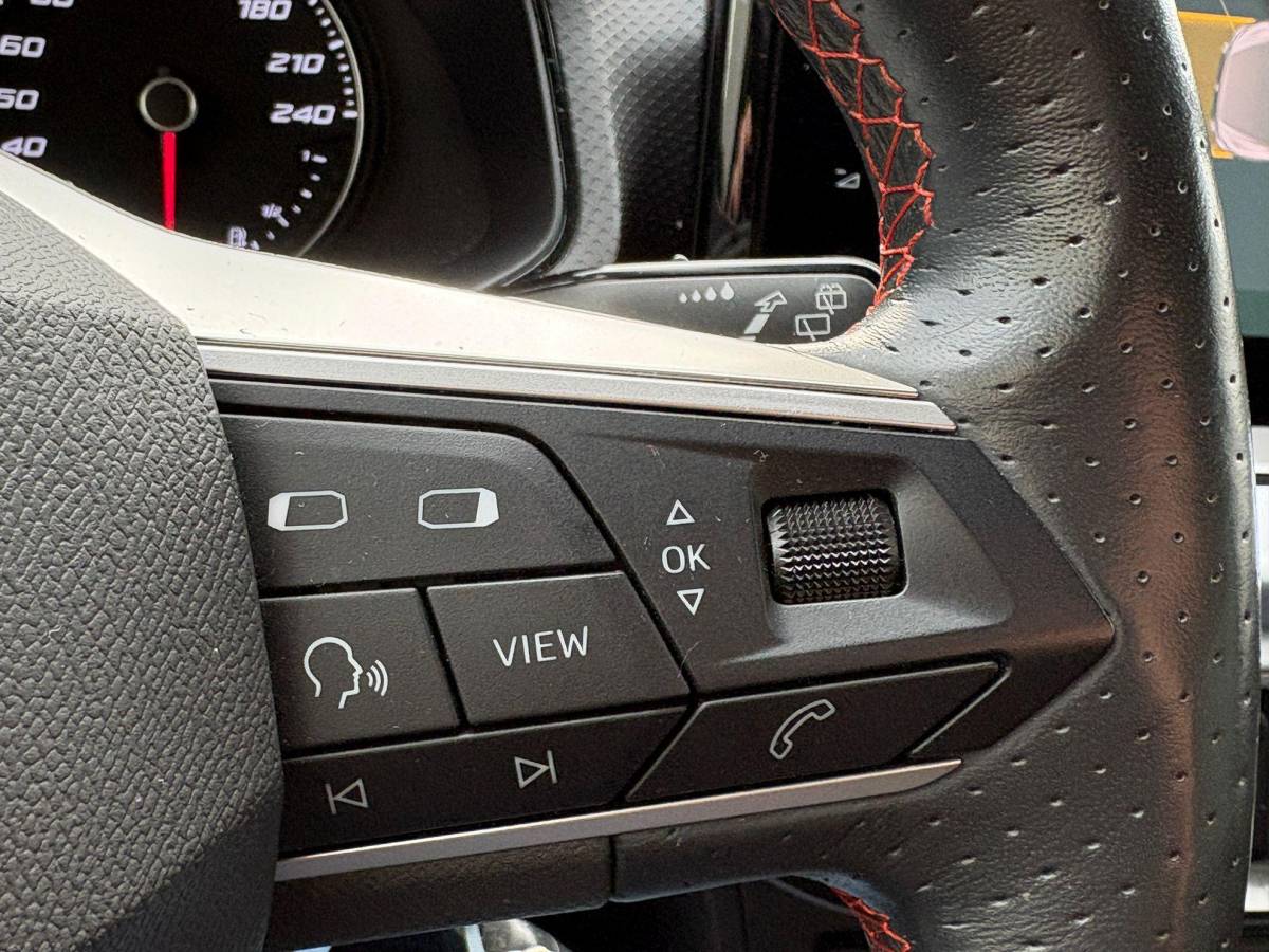 SEAT Arona SEAT Arona 1.0 TSI FR Trekhaak Camera Groot Navischerm Carplay Cruise Led