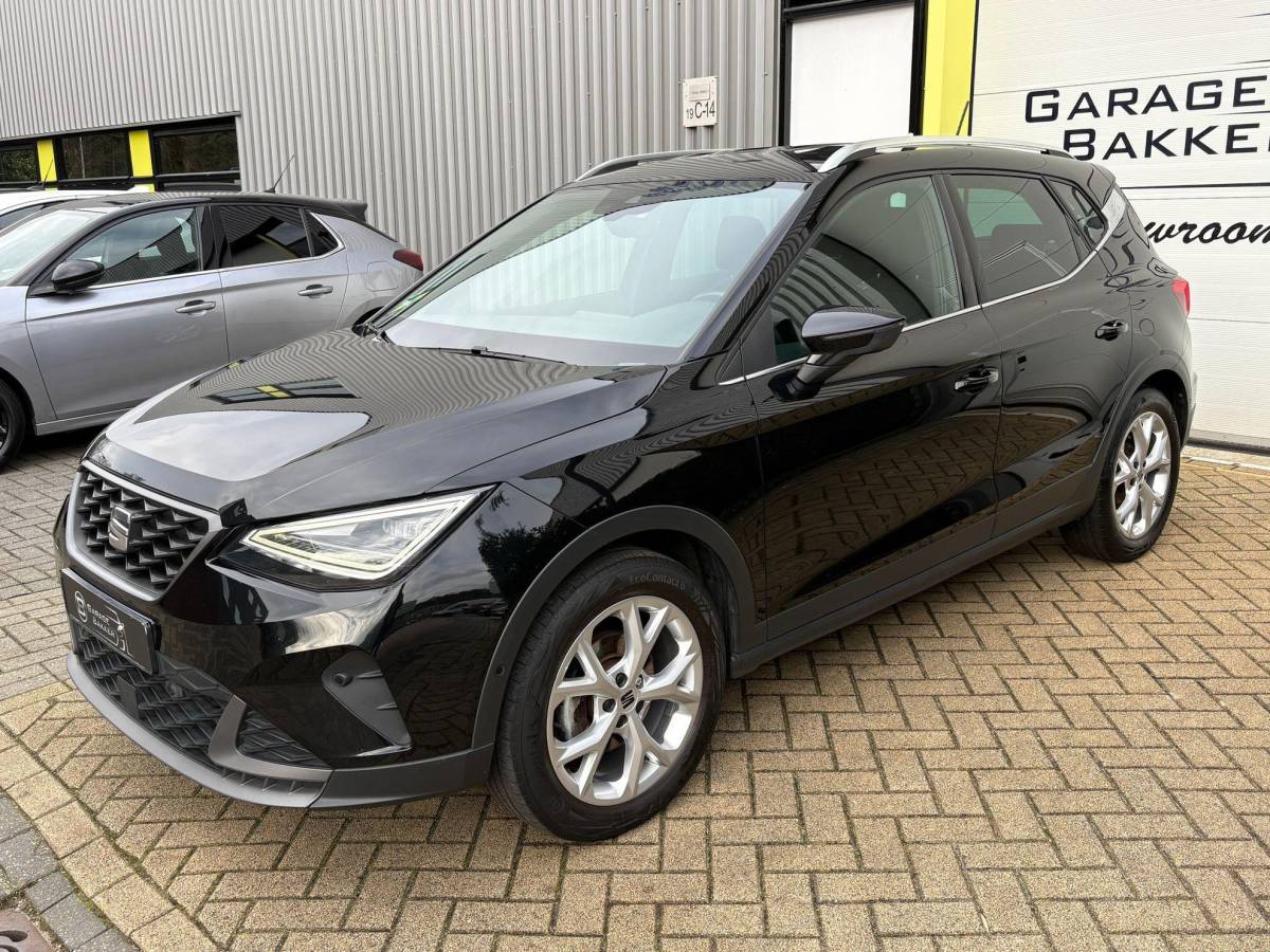 SEAT Arona SEAT Arona 1.0 TSI FR Trekhaak Camera Groot Navischerm Carplay Cruise Led