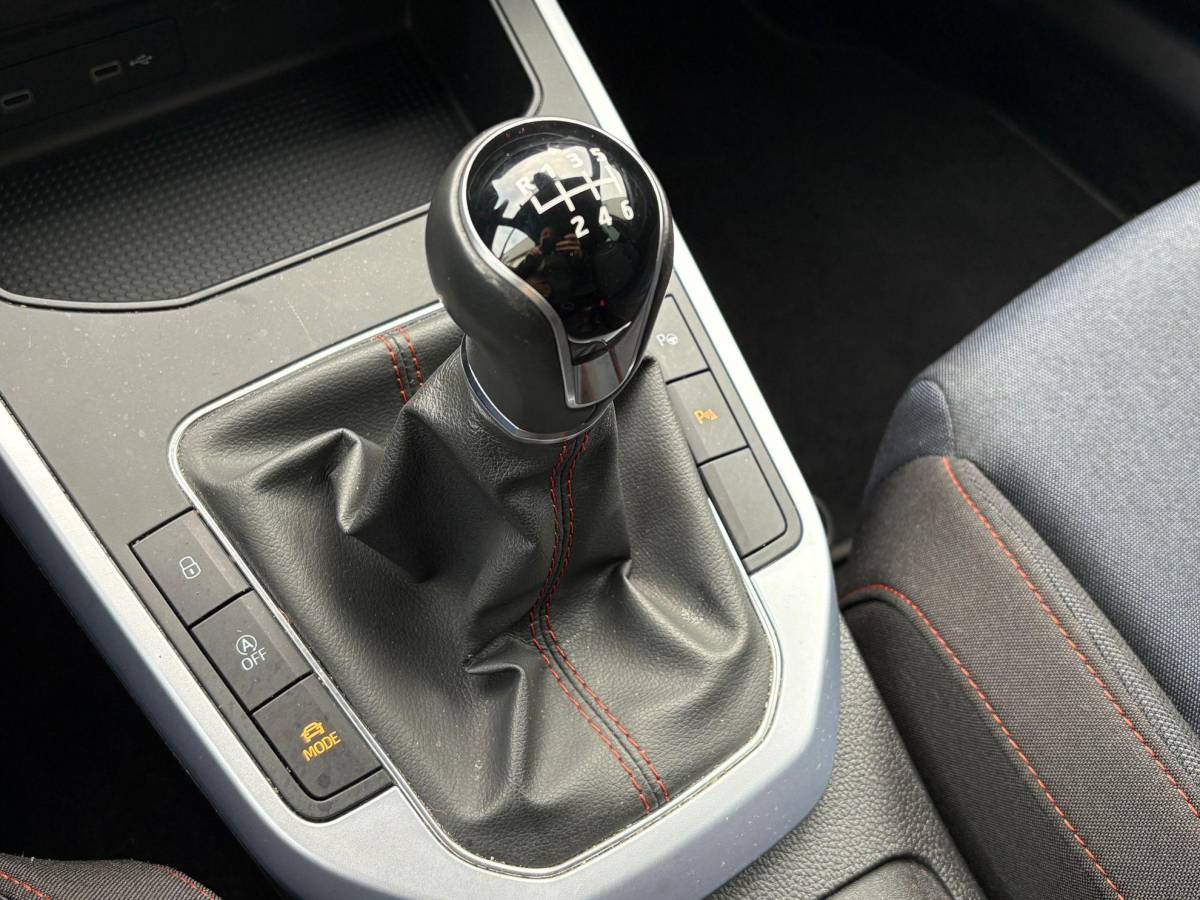 SEAT Arona SEAT Arona 1.0 TSI FR Trekhaak Camera Groot Navischerm Carplay Cruise Led