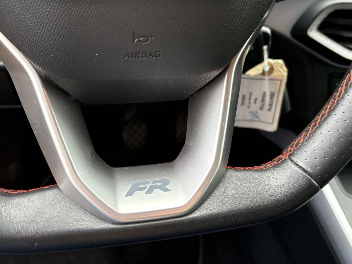 SEAT Arona SEAT Arona 1.0 TSI FR Trekhaak Camera Groot Navischerm Carplay Cruise Led