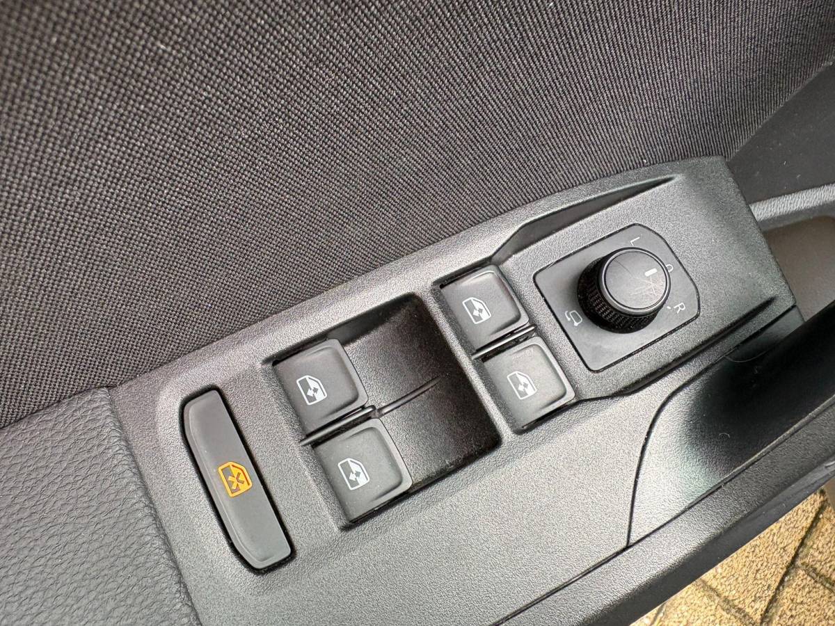 SEAT Arona SEAT Arona 1.0 TSI FR Trekhaak Camera Groot Navischerm Carplay Cruise Led