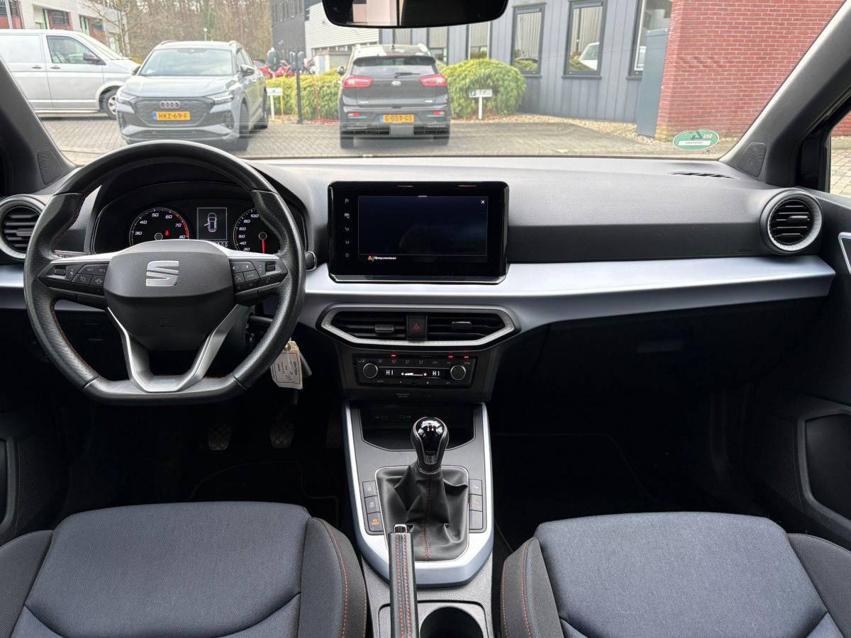 SEAT Arona SEAT Arona 1.0 TSI FR Trekhaak Camera Groot Navischerm Carplay Cruise Led