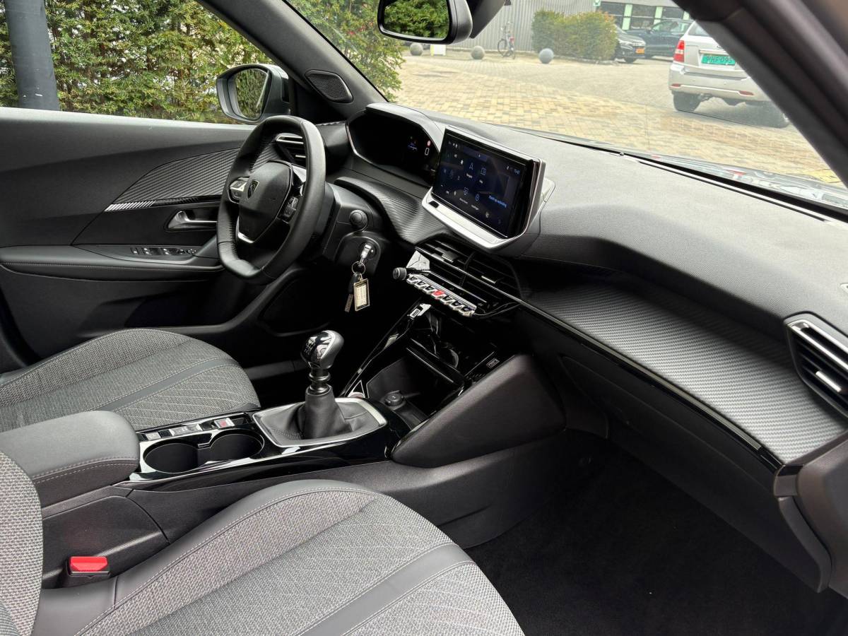 Peugeot 2008 Peugeot 2008 1.2 PureTech 100 Allure Groot Navigatie Led Camera Carplay Stoelverwarming